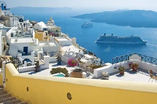 TOURISM IN GREECE: ECONOMIC IMPACT, ENVIRONMENTAL CHALLENGES, AND THE PATH TOWARD SUSTAINABILITY